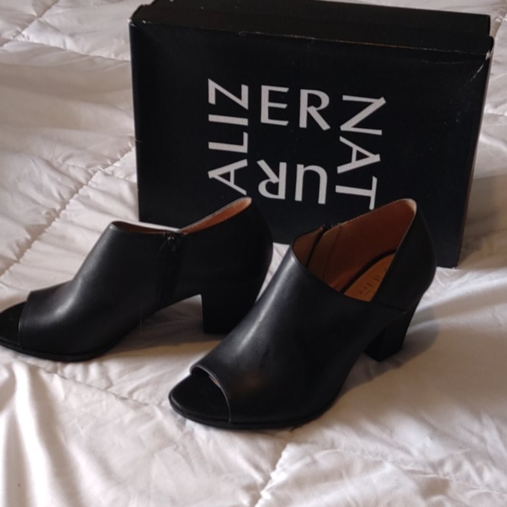 Black bootie